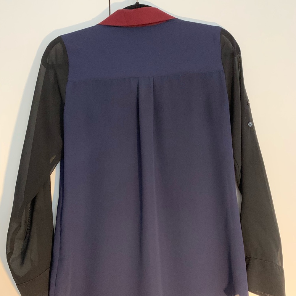 EXPRESS Contrast Collared Button Up Blouse - Picture 8 of 8